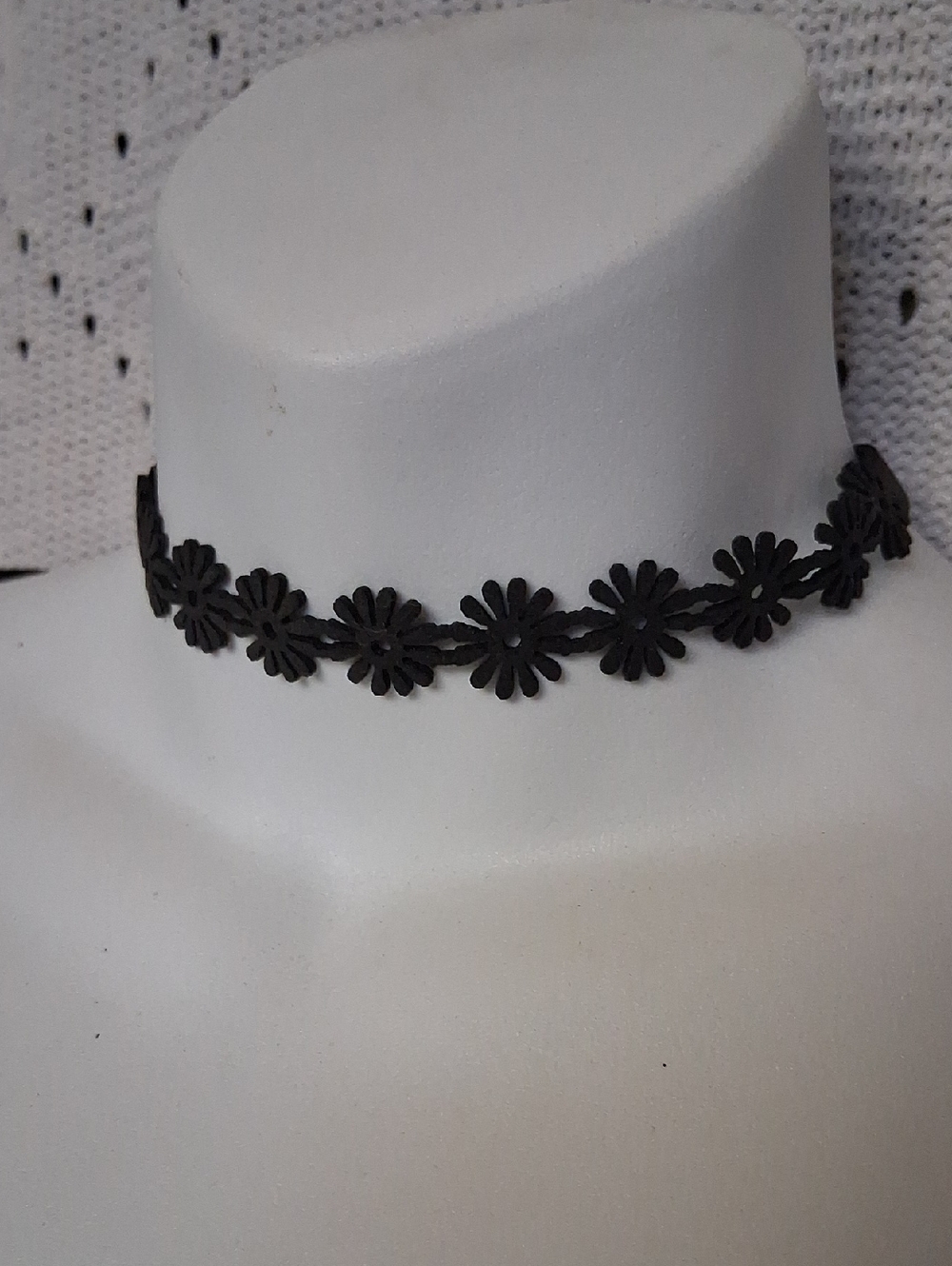 Black Daisy Floral Choker Necklace - Women's Jewelry